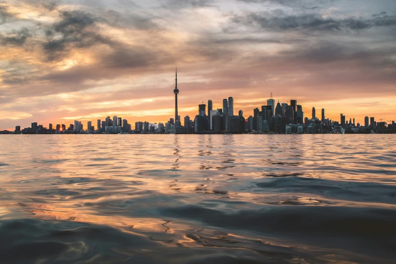 Skyline von Toronto vom Wasser aus